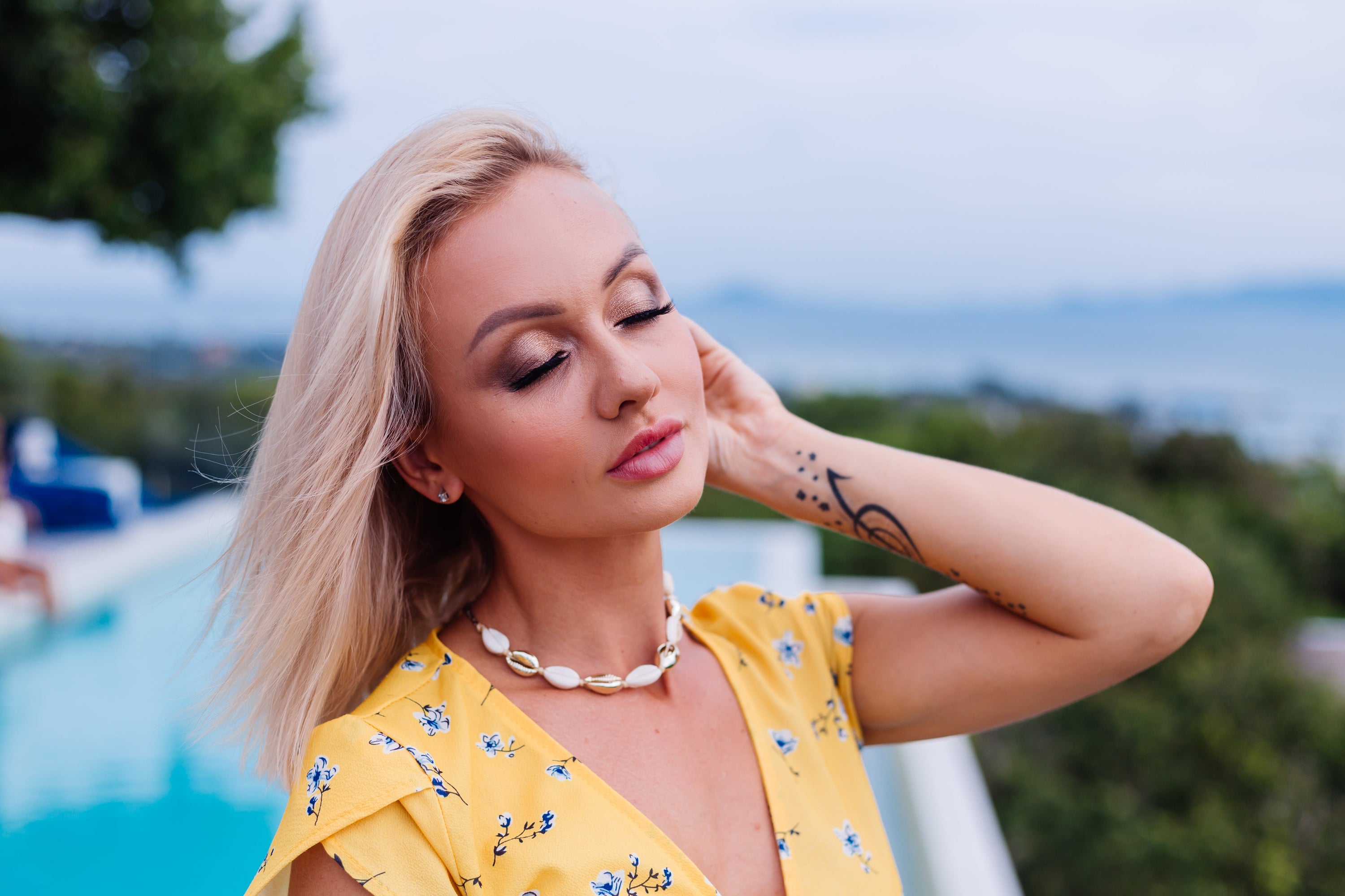 Lashes in Summer – Waterproof Makeup, Pools, Sweat and SPF Around the Eyes